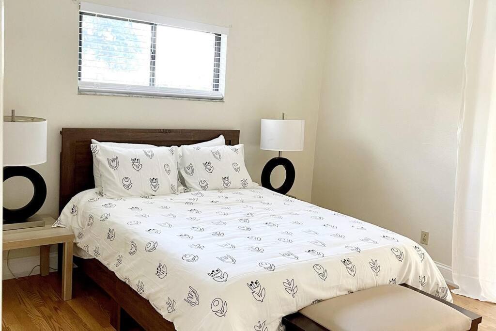 Delightful 3 Bdrm Home, Mins To Clearwater Beach المظهر الخارجي الصورة